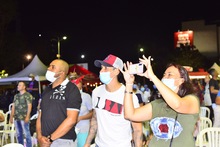 El parche de Dios se arm&oacute; en la Plazoleta Jairo Varela