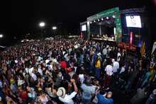 Pirulo, Los Van Van, Mauro Castillo y Mayito Rivera, contagiaron con timba en la Verbena Salsera del Oriente