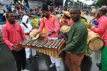 &iexcl;El Cali Viejo fue un carnaval bajo la lluvia!