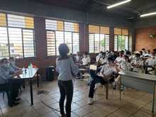 Se a&uacute;nan esfuerzos institucionales para impulsar el aprendizaje del ingl&eacute;s en los estudiantes cale&ntilde;os