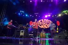 La lluvia y los tambores se fusionaron en el oriente