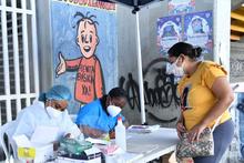 Puntos para toma gratuita de pruebas covid-19 priorizan a personas con s&iacute;ntomas respiratorios