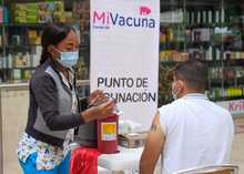 12 mil vacunas contra la covid-19 se est&aacute;n aplicando diariamente en Cali