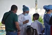 Alrededor de 7 mil ni&ntilde;os se han vacunado desde la llegada de unidades m&oacute;viles a colegios