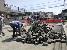 Contin&uacute;a la adecuaci&oacute;n de la v&iacute;a principal del barrio Comuneros II