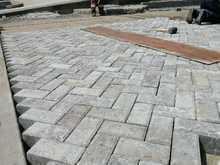 Contin&uacute;a la adecuaci&oacute;n de la v&iacute;a principal del barrio Comuneros II