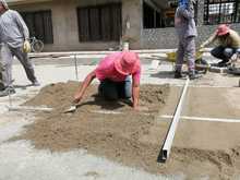 Contin&uacute;a la adecuaci&oacute;n de la v&iacute;a principal del barrio Comuneros II