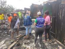 Alcald&iacute;a atiende las familias afectadas por incendio en el oriente de Cali