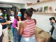 Contin&uacute;a la entrega de mercados a la poblaci&oacute;n m&aacute;s vulnerable