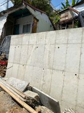 Avanza la construcci&oacute;n de muros de contenci&oacute;n en zonas de riesgo