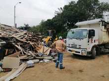 Retiran 250 toneladas de residuos en punto cr&iacute;tico de la comuna 17