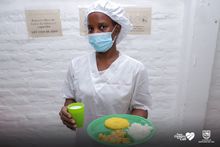 En cerca de 200 sedes educativas oficiales comenz&oacute; a entregarse la raci&oacute;n preparada en sitio 