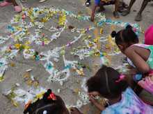 Mujeres del barrio Comuneros I fueron protagonistas del homenaje a la vida y rechazo a la violencia