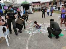 Mujeres del barrio Comuneros I fueron protagonistas del homenaje a la vida y rechazo a la violencia
