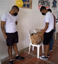 Estudiantes de pr&aacute;cticas restaurativas presentes en la Feria Cideca