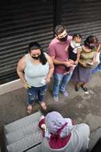 Comenz&oacute; la marat&oacute;nica carrera para alcanzar el 70% de cobertura en esquemas completos anticovid