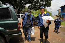Alcald&iacute;a atiende afectados por alto nivel de caudal del r&iacute;o Cauca