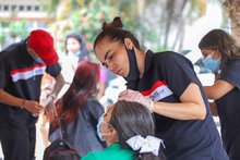 La comuna 13 vivi&oacute; una &lsquo;Feria de Servicios&rsquo; con oportunidades de empleo