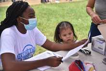 &lsquo;Domingazo por la mujer&rsquo; sigue llegando a los barrios con servicios integrales