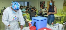 Periodistas se vacunan contra la covid-19 2