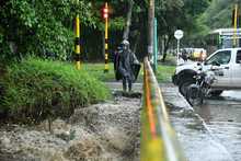 Crecientes de r&iacute;os y quebradas se presentaron tras lluvias de esta tarde