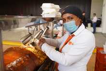 La industria cale&ntilde;a que busca exportar lechona con la Macrorrueda de Negocios