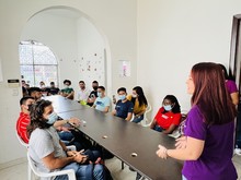 Entregados kits alimentarios a la poblaci&oacute;n LGBTIQ+