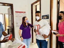 Entregados kits alimentarios a la poblaci&oacute;n LGBTIQ+