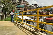 Entregan 36 muros de contenci&oacute;n por obras de urgencia manifiesta, en la comuna 20 