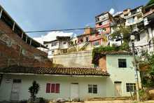 Entregan 36 muros de contenci&oacute;n por obras de urgencia manifiesta, en la comuna 20 