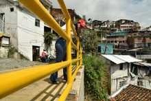 Entregan 36 muros de contenci&oacute;n por obras de urgencia manifiesta, en la comuna 20 