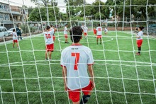 Alcald&iacute;a de Cali le cambi&oacute; la cara a cancha sint&eacute;tica del 7 de Agosto