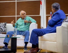 El t&eacute;cnico Pecoso Castro recibi&oacute; homenaje por sus 50 a&ntilde;os en el f&uacute;tbol 