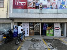 Comerciantes reciben calendarios e informaci&oacute;n tributaria en sus establecimientos