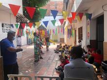 Cali Juega y la gran alegr&iacute;a de compartir con los ni&ntilde;os en el barrio Ulpiano Lloreda