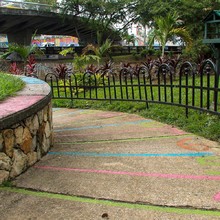 Con iluminaci&oacute;n y color se transforma el Teatrino del R&iacute;o al oeste de Cali
