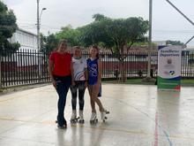 Monitoras deportivas que alternan su oficio con el rol de mam&aacute;s