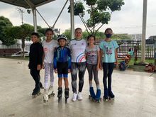 Monitoras deportivas que alternan su oficio con el rol de mam&aacute;s