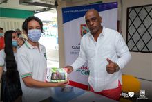 Entregados dispositivos electr&oacute;nicos para uso educativo 