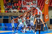 Periodistas, invitados especiales para cuartos de final de baloncesto en el Coliseo El Pueblo 