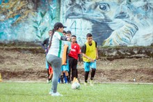 El esfuerzo de los j&oacute;venes de La Buitrera por alcanzar sus sue&ntilde;os en el f&uacute;tbol 