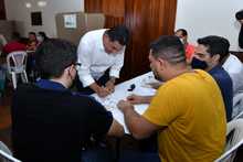 Ospina vot&oacute; en el puesto ubicado en la CVC