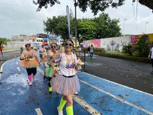 Una ola de colores se tom&oacute; la Calle 9