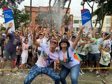 Una ola de colores se tom&oacute; la Calle 9