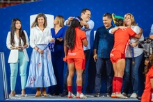 T&eacute;cnico campe&oacute;n y goleadora del Am&eacute;rica de Cali agradecieron apoyo de la Alcald&iacute;a 