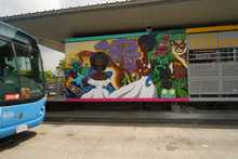 El MIO se llena de color