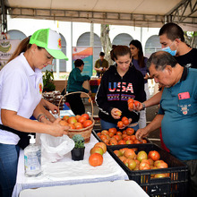 Avanza el segundo d&iacute;a de la &ldquo;Agroferia y Gran Mercado Campesino&rdquo; del 2022