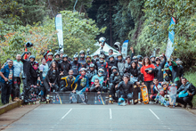 Dos kil&oacute;metros de descenso en patines en solo 127 segundos