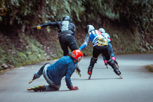 Dos kil&oacute;metros de descenso en patines en solo 127 segundos