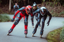 Dos kil&oacute;metros de descenso en patines en solo 127 segundos